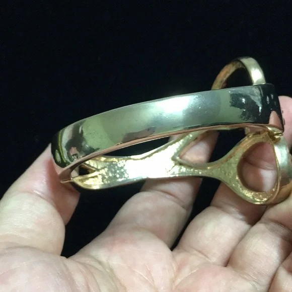 🖤Scissors💕design hinged bangle - Picture 8 of 15